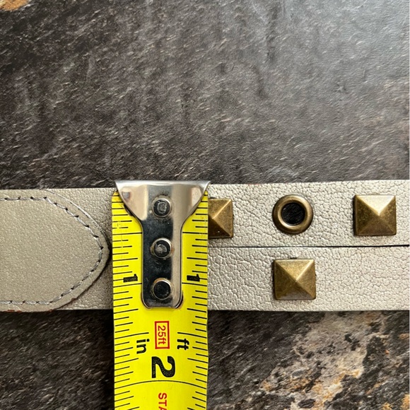 Hollister women’s leather double split studded belt silver/taupe Size M/L - Picture 8 of 8